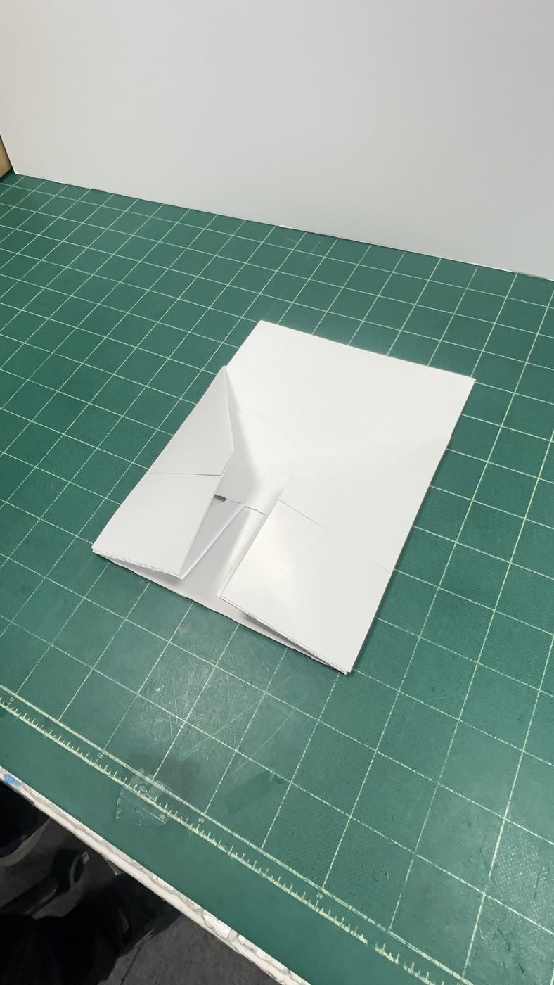 三秒什器 組み立て前